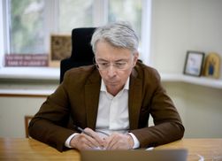 Продають у Росію, – Ткаченко пояснив, чому деякі телеканали ігнорують мовний закон