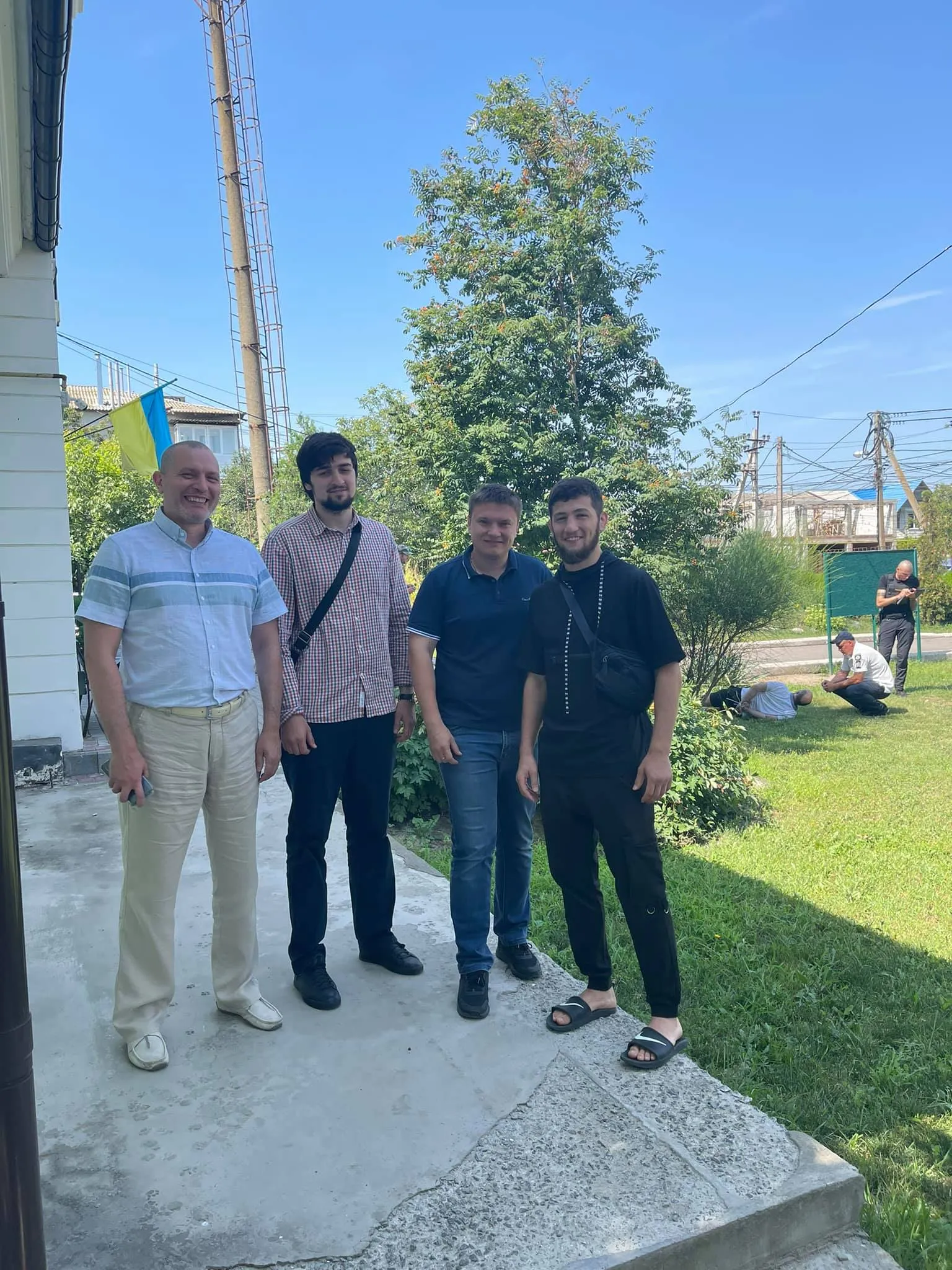 Чеченці знешкодили чоловіка з ножем під Одесою Чеченці знешкодили чоловіка з ножем під Одесою