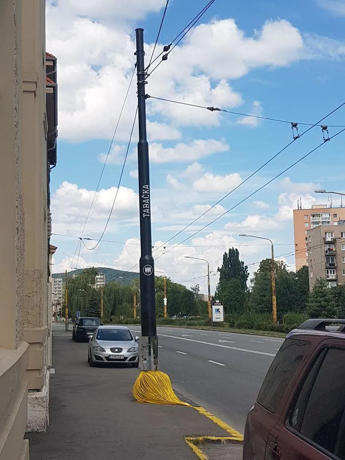 Замість сірого стовпі – кольоровий пензилик Замість сірого стовпі – кольоровий пензилик