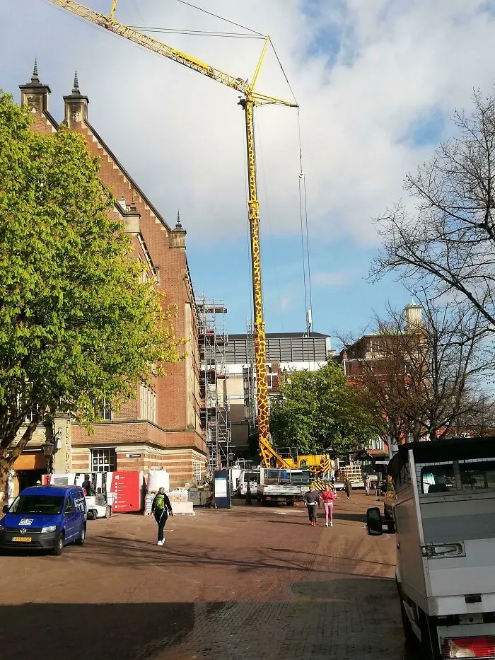 Кран розфарбований як жирафа Кран розфарбований як жирафа