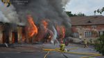 Пожежа на складах в Ужгороді: рятувальники гасять кілька години – фото, відео