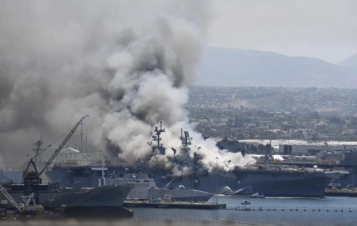 У США моряка звинуватили у масштабній пожежі на кораблі ВМС 