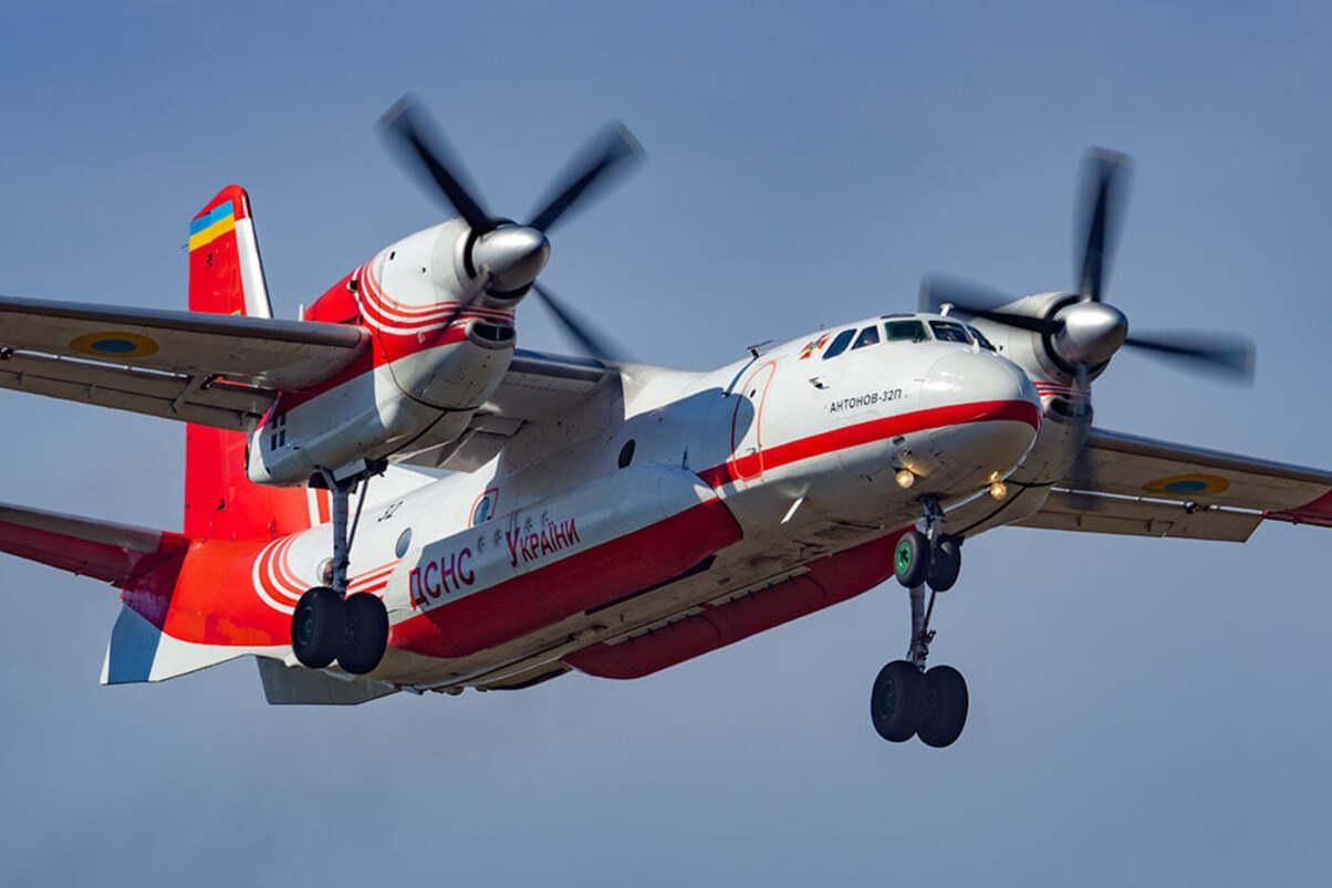 Украинские пожарные самолеты уже вылетели на помощь в Турцию: фото