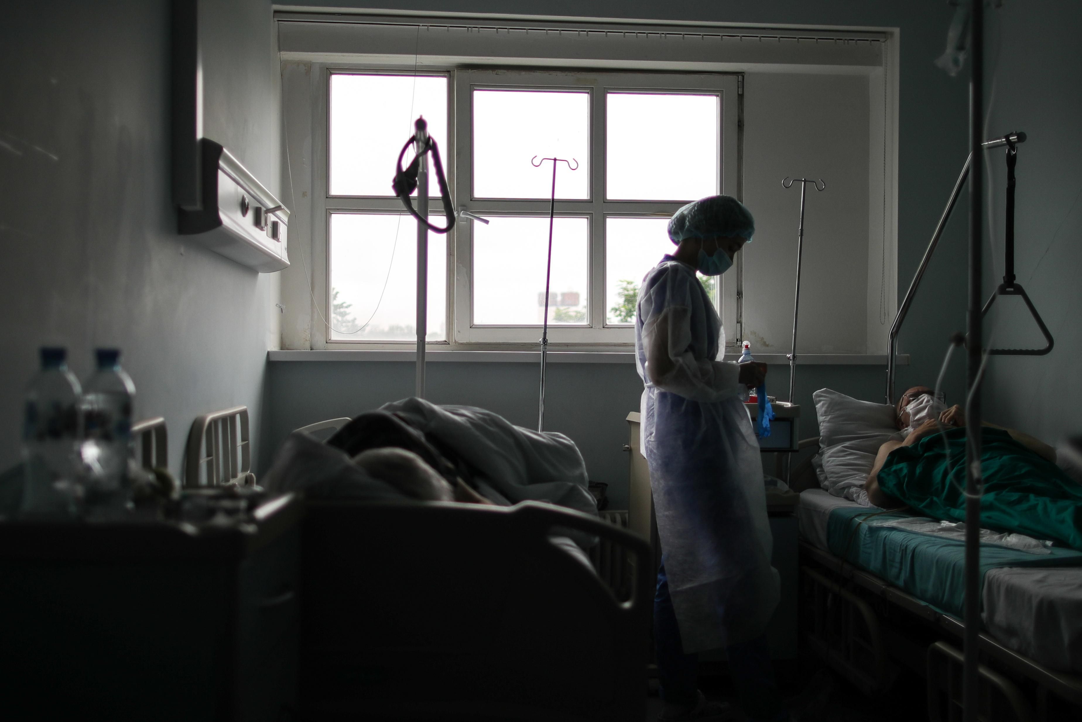 Виписали 3 пацієнтів, які були хворі на штам Дельта у Львові