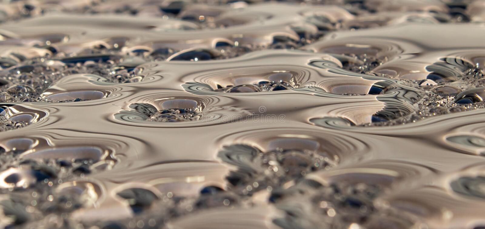 Это действительно впечатляет: ученым впервые удалось создать металлическую воду Это действительно впечатляет: ученым впервые удалось создать металлическую воду