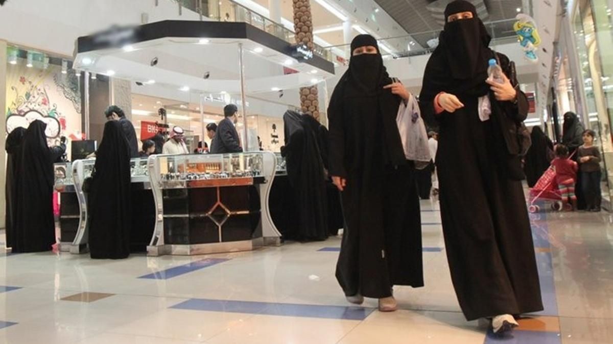 У Києві побачили туристів з Саудівської Аравії У Києві побачили туристів з Саудівської Аравії