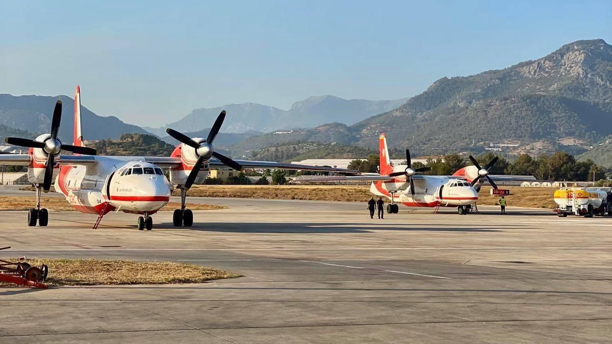 Рука помощи: Украина начала тушить масштабные лесные пожары в Турции– фото, видео Рука помощи: Украина начала тушить масштабные лесные пожары в Турции– фото, видео