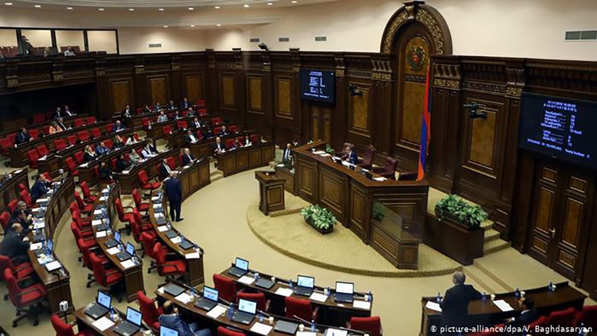 В Армении ввели уголовное наказание за нецензурную брань