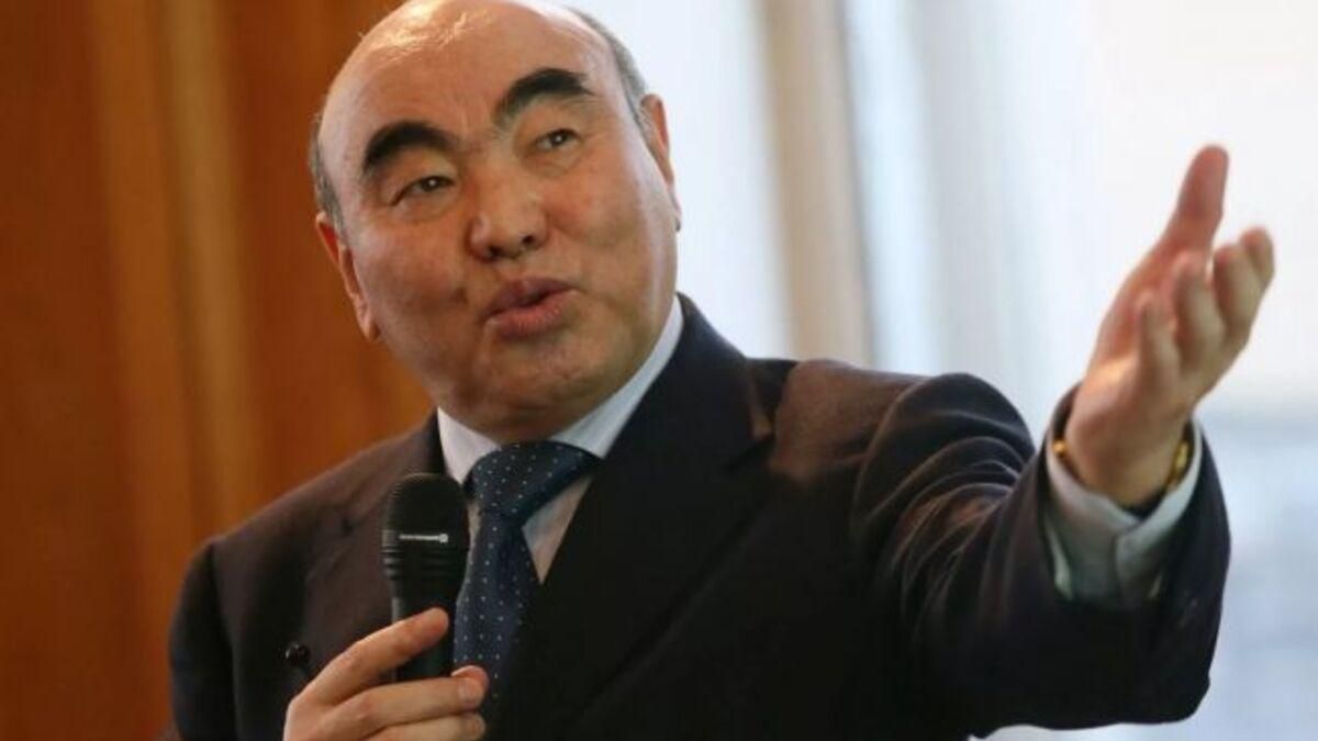 Експрезидента Киргизстану Аскара Акаєва привели на допит до слідчих Експрезидента Киргизстану Аскара Акаєва привели на допит до слідчих