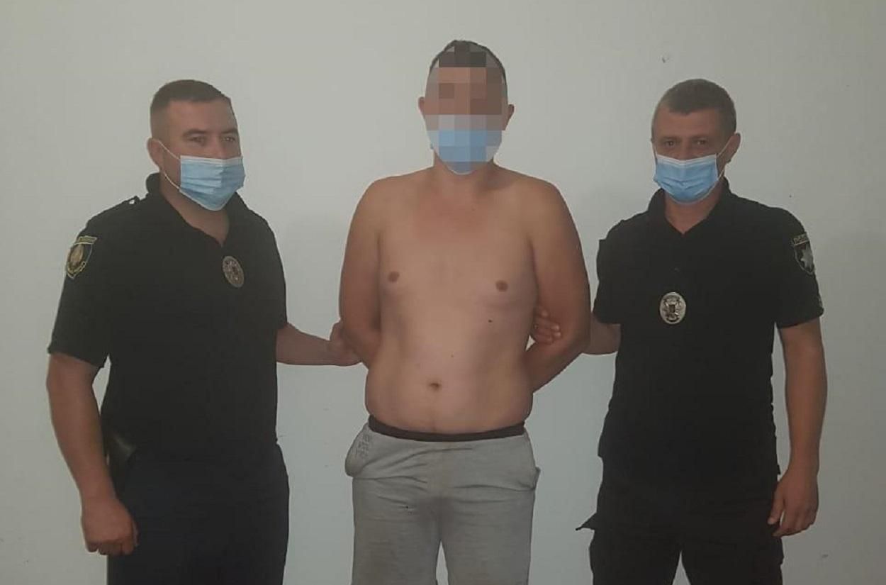 На Львовщине 23-летний мужчина напал на водителя грузовика с пистолетом и битой: фото На Львовщине 23-летний мужчина напал на водителя грузовика с пистолетом и битой: фото