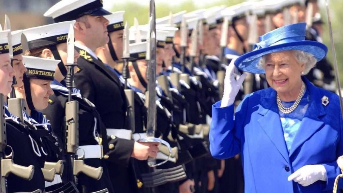 Секрет раскрыт: почему британская королева Елизавета II всегда носит шляпы