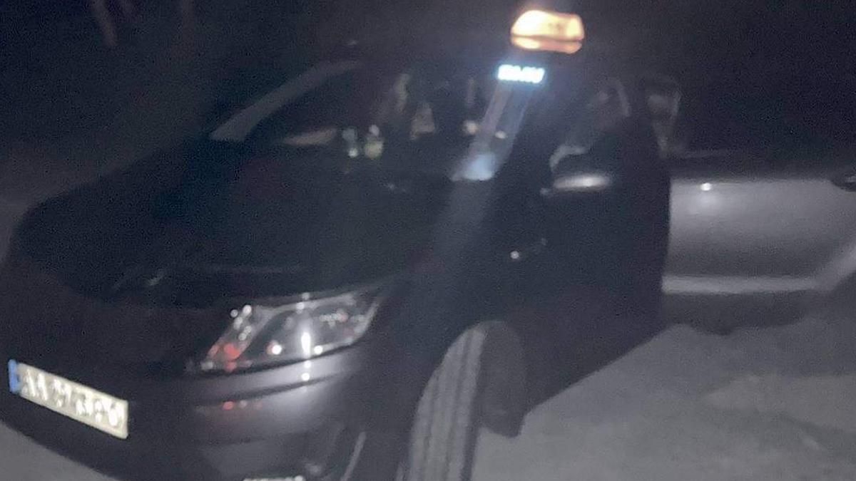 На Київщині 19-річний хлопець нещадно порізав таксиста На Київщині 19-річний хлопець нещадно порізав таксиста