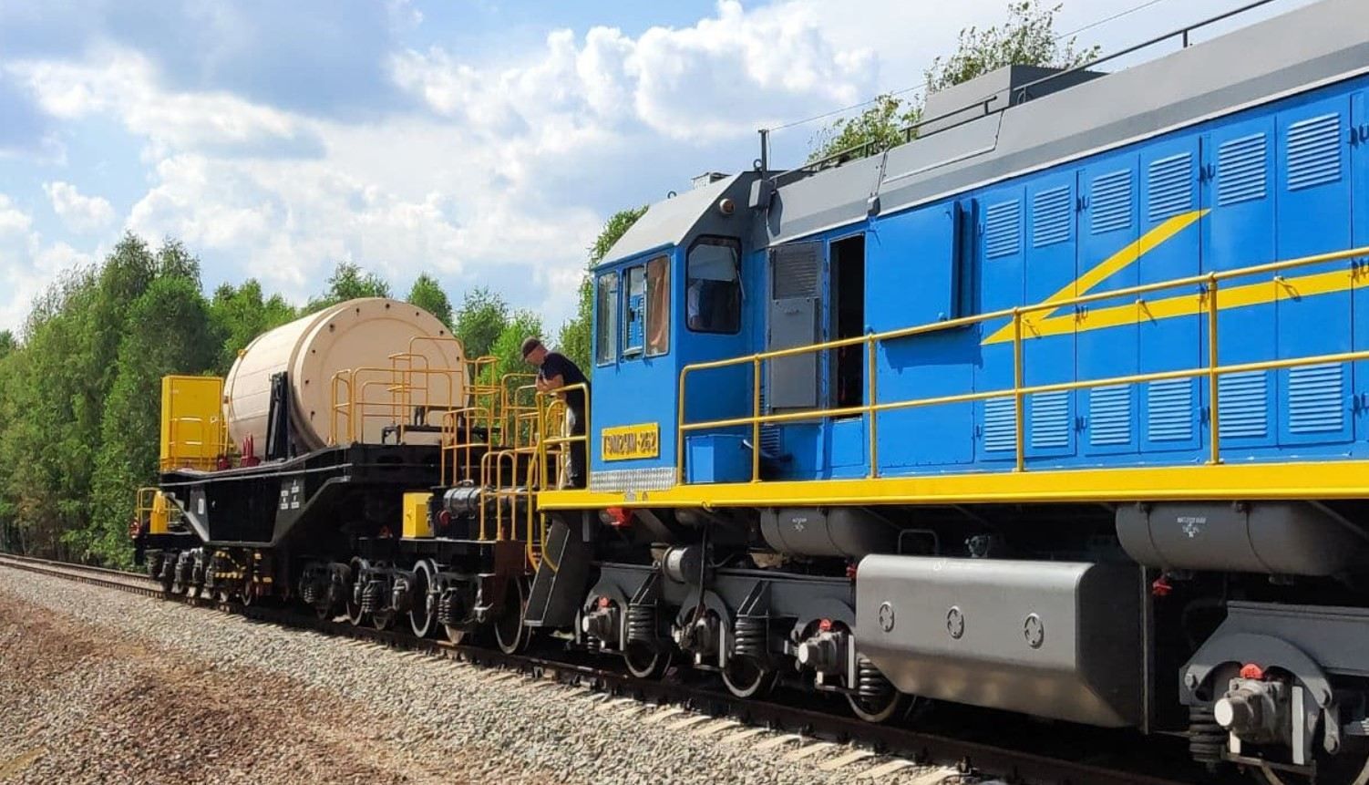 Відпрацьоване ядерне паливо возитимуть у зону відчуження Відпрацьоване ядерне паливо возитимуть у зону відчуження