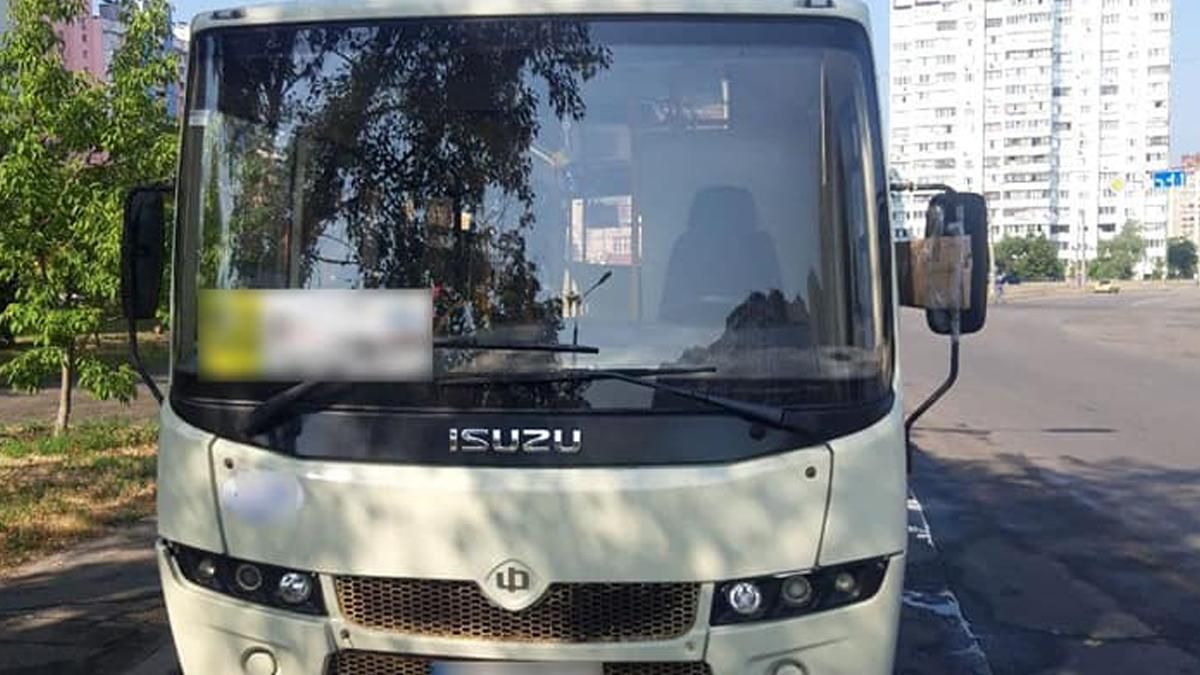 В Киеве поймали очередного пьяного водителя маршрутки В Киеве поймали очередного пьяного водителя маршрутки