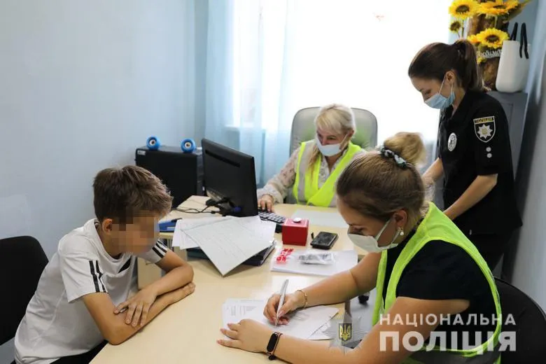 затримання банди підлітків у Києві затримання банди підлітків у Києві