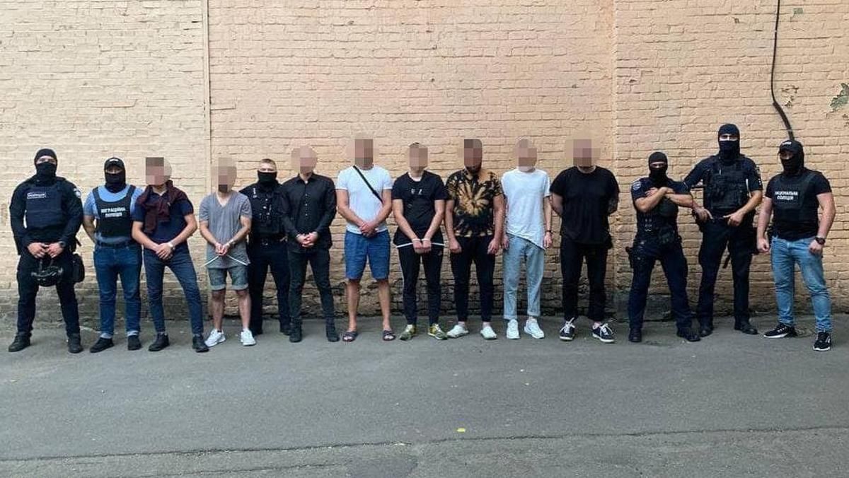 У Києві затримали банду, яка пограбувала 150 іноземців