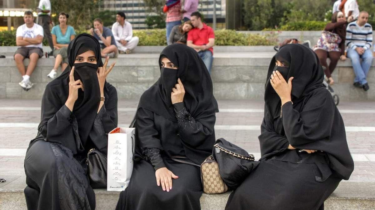 Туристы из Саудовской Аравии массово заполонили Буковель: фото курорта