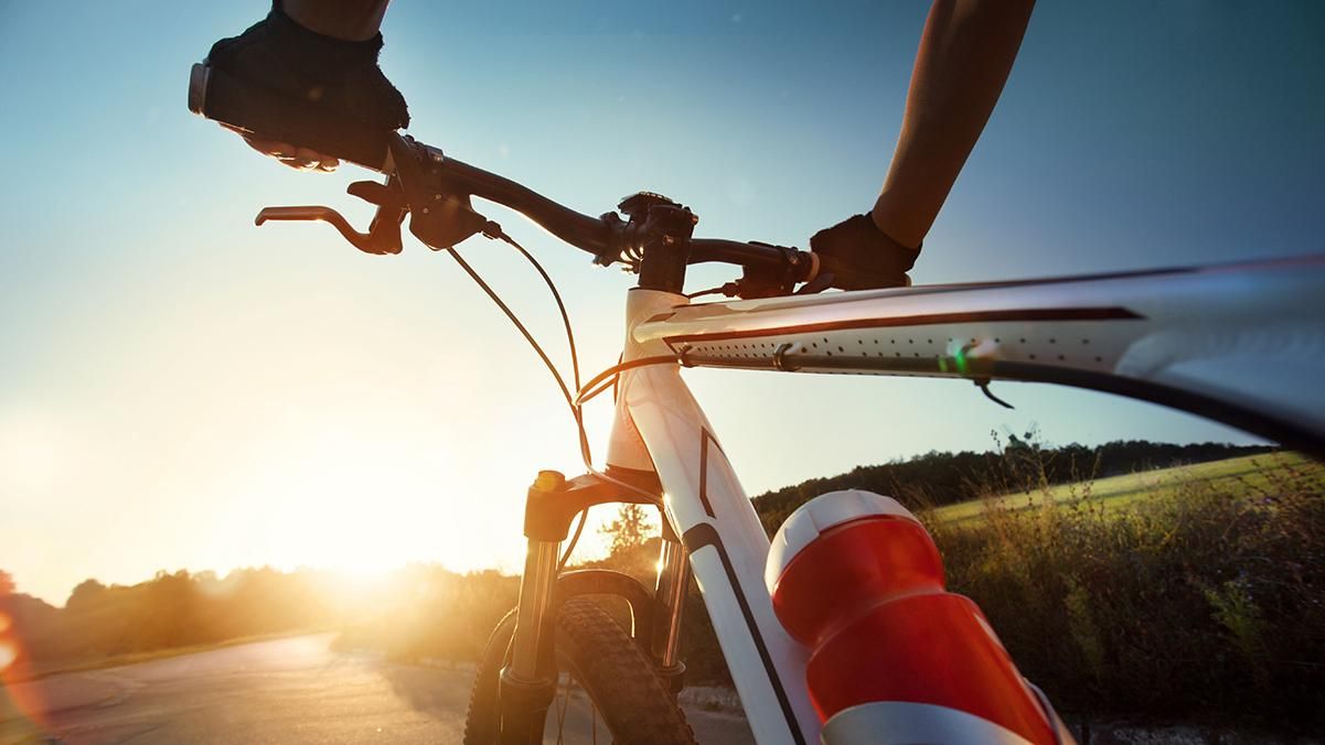 Легковик збив велосипедиста на смерть під Одесою Легковик збив велосипедиста на смерть під Одесою