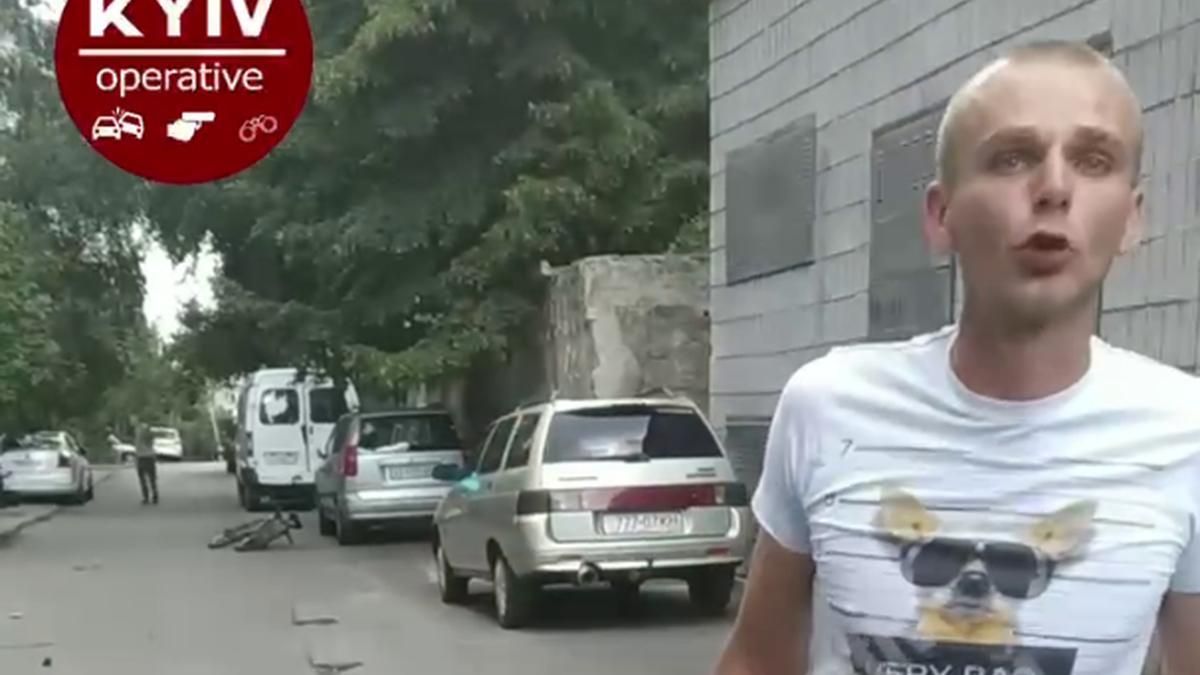 Мужчина избил машину и угрожал убийством киевлянину из-за замечания