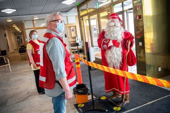 Санта Клаус прийшов на вакцинацію у Фінляндії