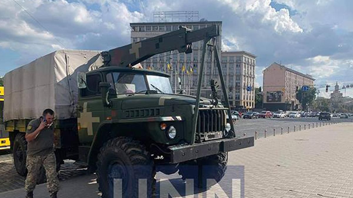 В Киеве военный грузовик без тормозов протаранил несколько автомобилей
