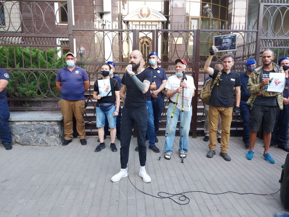 Мы не страдаем, а умираем, - друг Шишова призвал Украину помочь Мы не страдаем, а умираем, - друг Шишова призвал Украину помочь