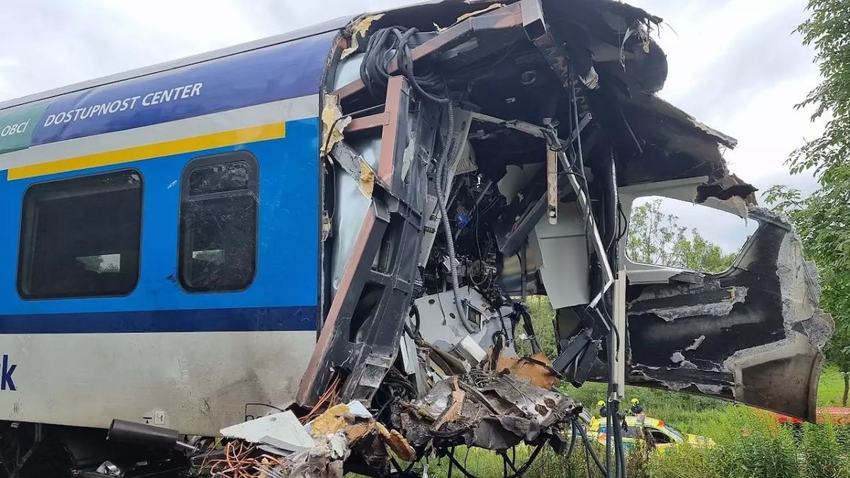 В Чехии столкнулись поезда 4 августа 2021: есть жертвы - фото