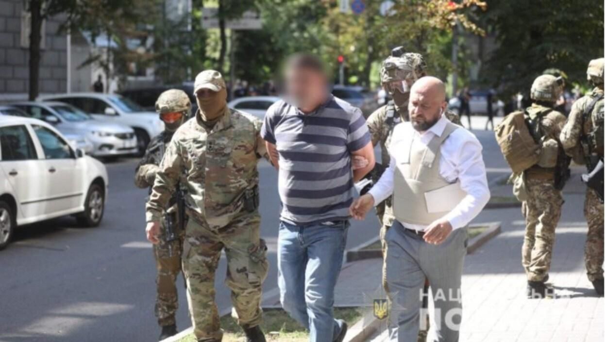 Чоловіку, що захопив уряд, загрожує до 15 років ув'язнення Чоловіку, що захопив уряд, загрожує до 15 років ув'язнення