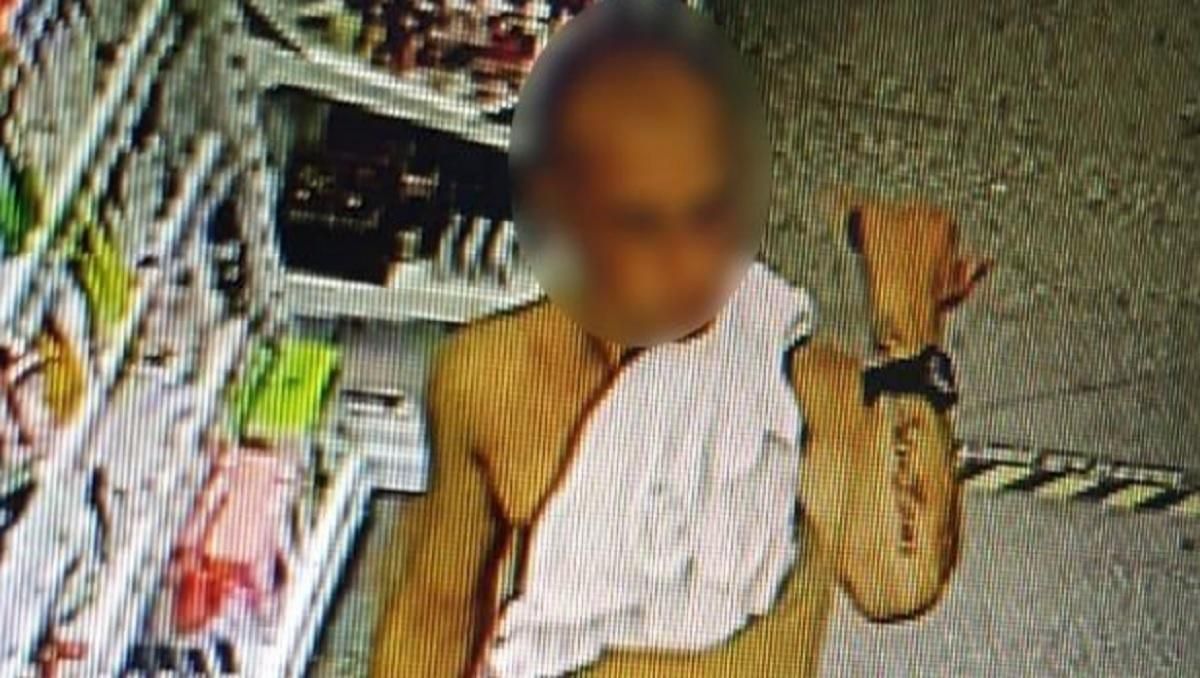 Мужчина делал женщину, чтобы его не задержали за кражи Мужчина делал женщину, чтобы его не задержали за кражи