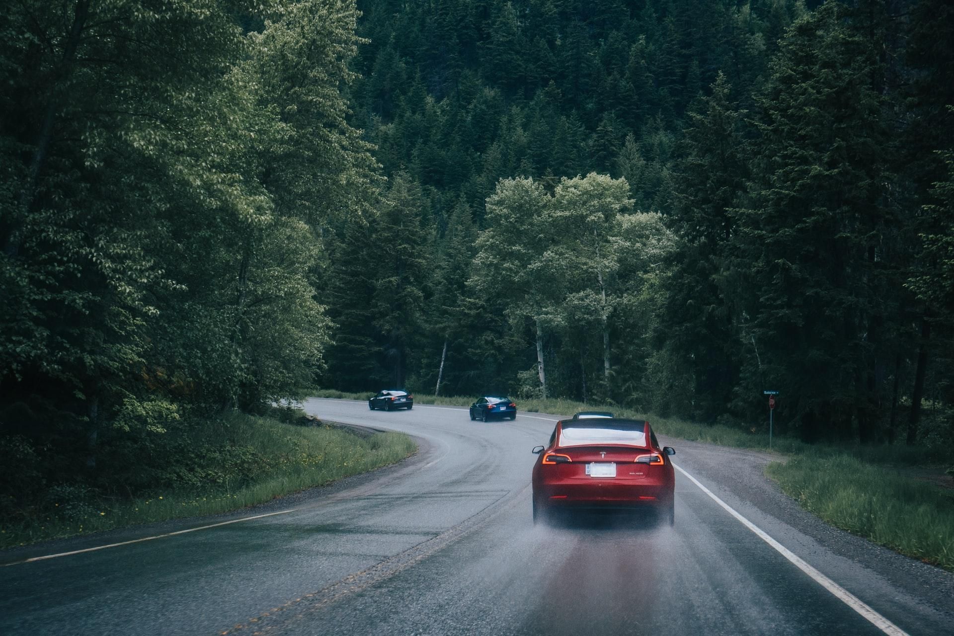 Автопілот Tesla врятував п'яного водія, який заснув за кермом