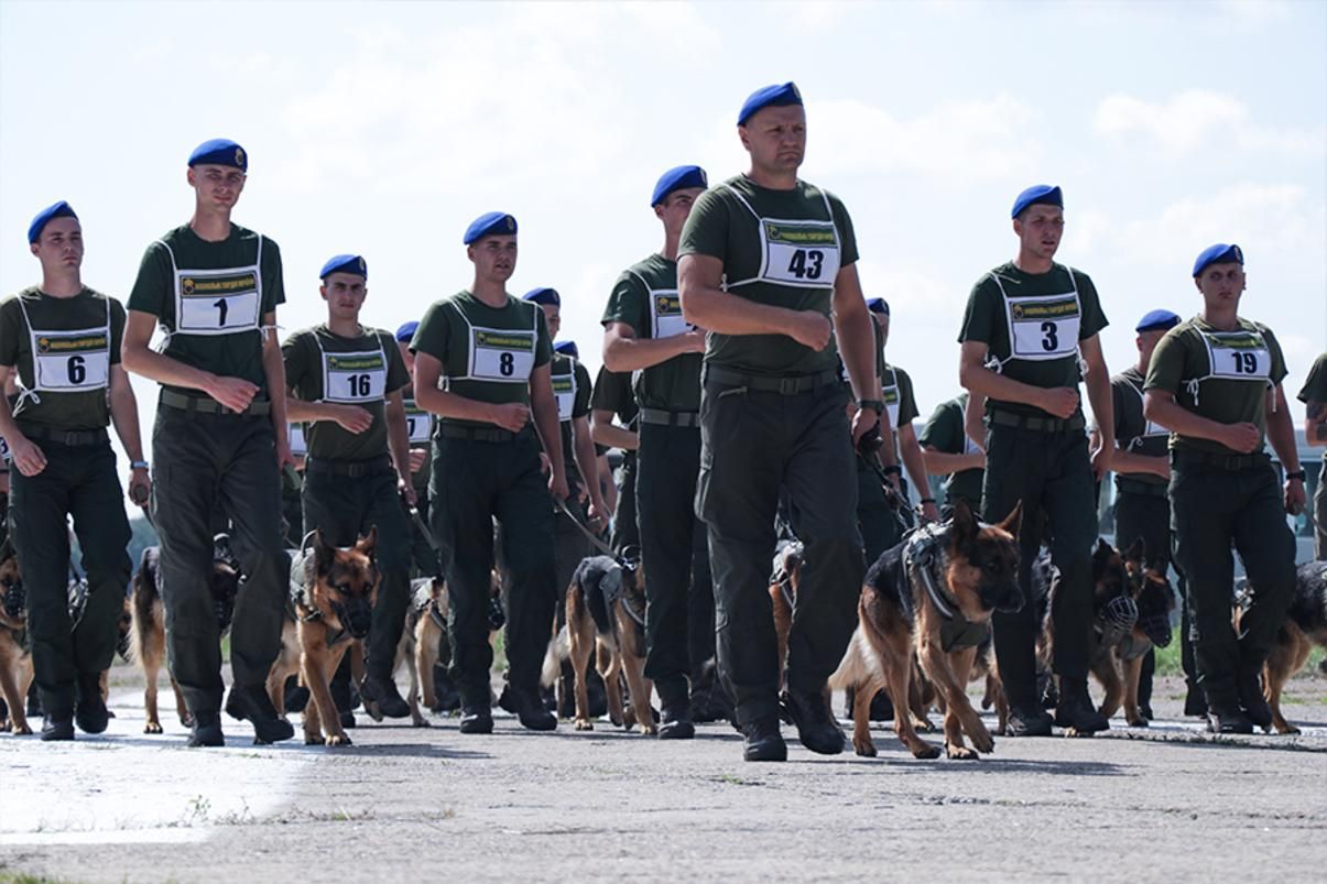 Военные провели первую репетицию парада ко Дню Независимости: фото Военные провели первую репетицию парада ко Дню Независимости: фото