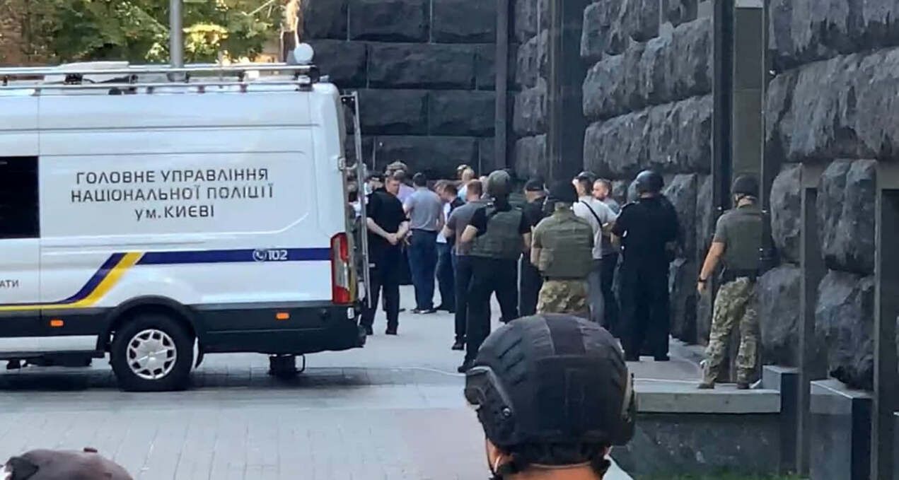 В прокуратуре назвали мотивы мужчины, который заминировал Кабмин В прокуратуре назвали мотивы мужчины, который заминировал Кабмин