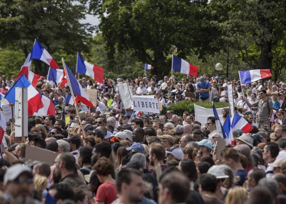 Антикоронавірусний протест у Франції