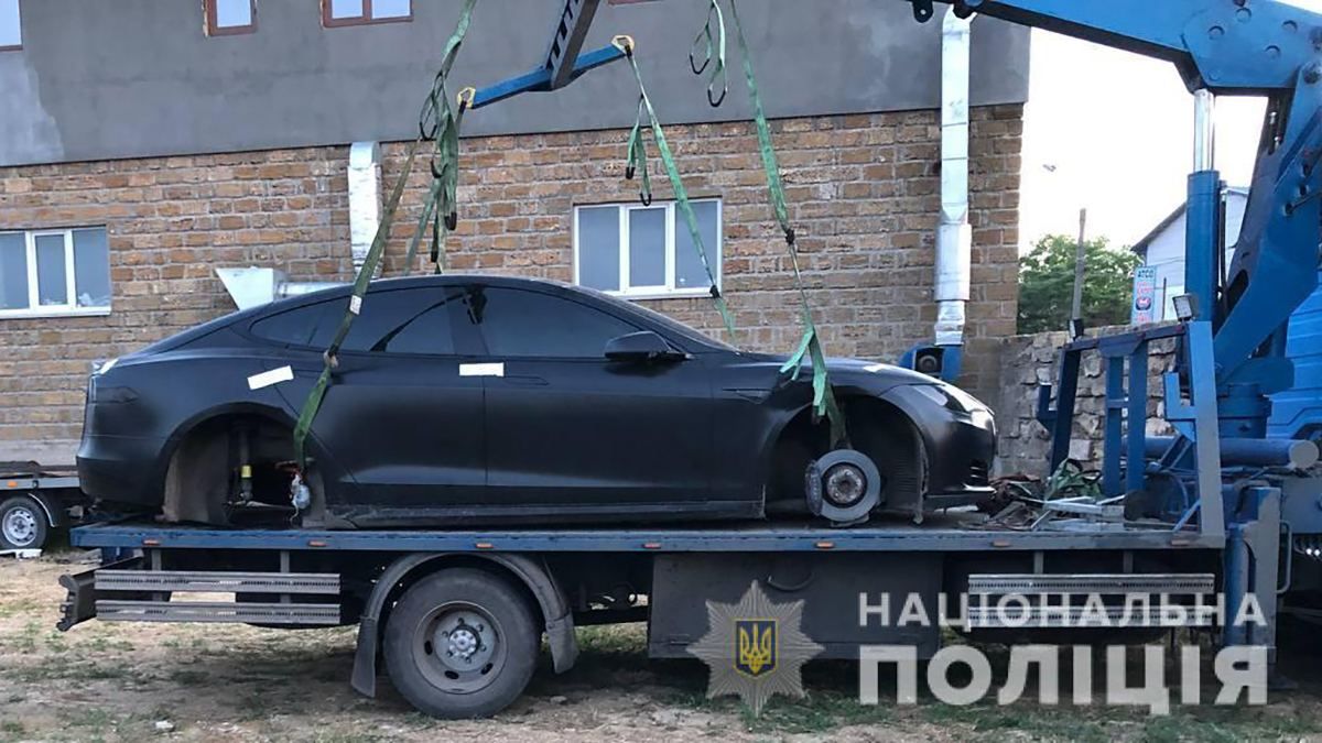 Привласнив Tesla товариша: затримали пыд одесою – фото Привласнив Tesla товариша: затримали пыд одесою – фото