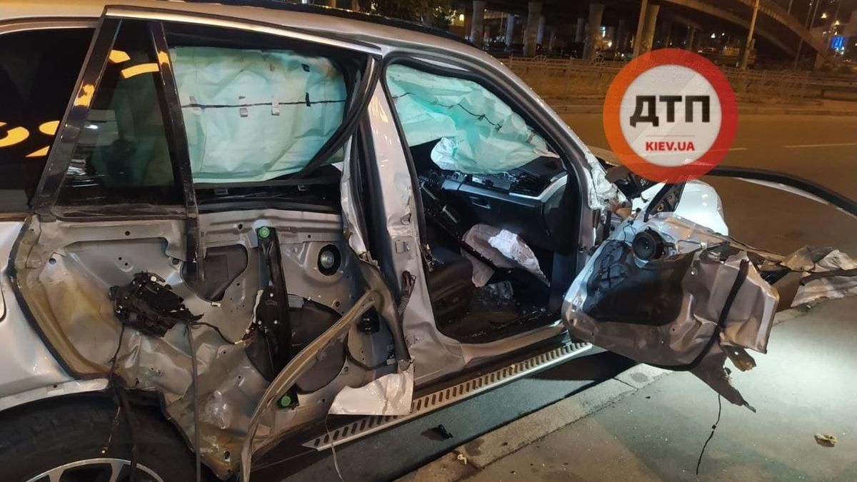 У Києві п'яний водій BMW влетів у вантажівку та намагався втекти