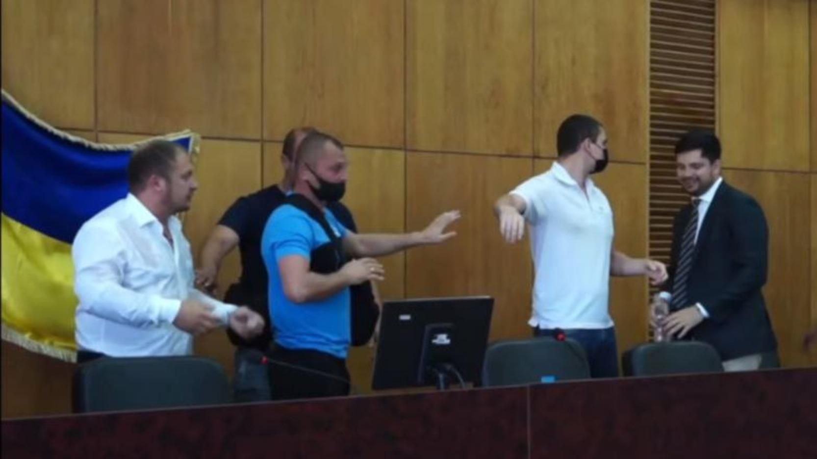 Семеніхін і Качура обмінялись звинуваченнями після сварки у Конотопі Семеніхін і Качура обмінялись звинуваченнями після сварки у Конотопі