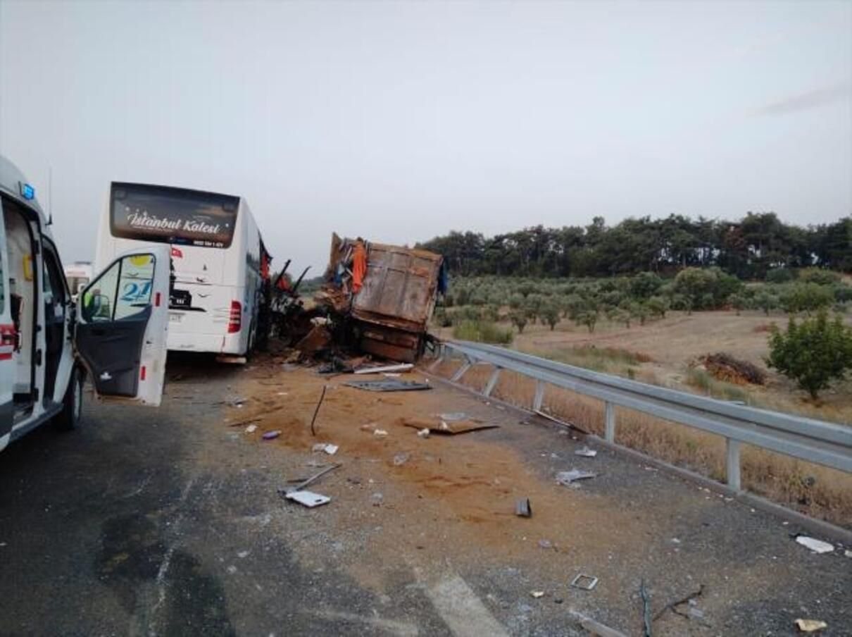 Пасажирський автобус потрапив у ДТП у Туреччині: фото