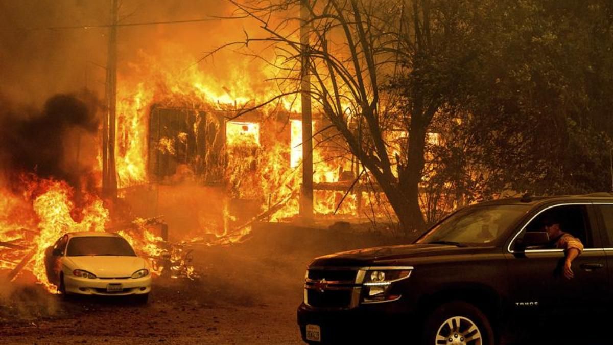 Пожежа Dixie охопила Грінвіль: мешканців евакуюють на південь