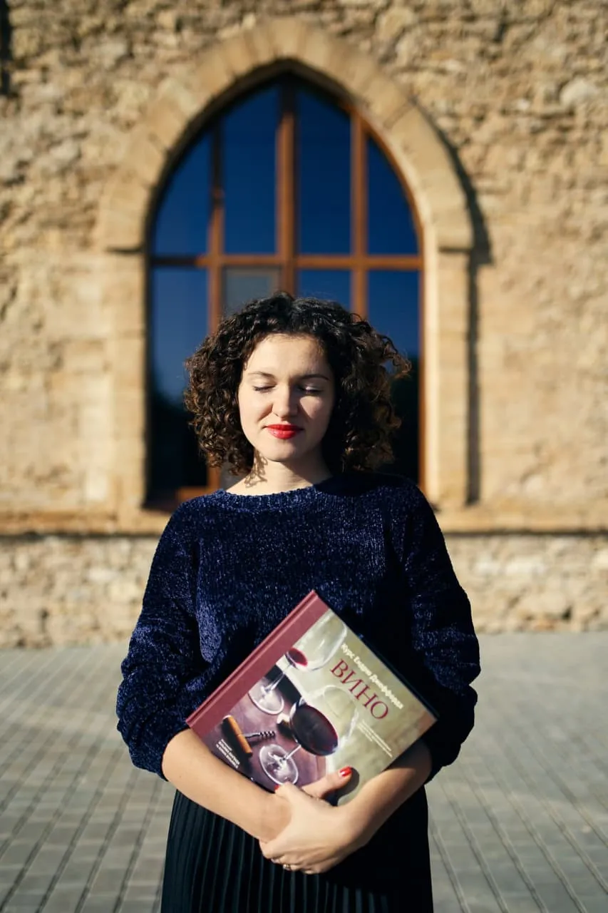 Євгенія Ніколайчук стала першою амбасадоркою Бренду українського вина Євгенія Ніколайчук стала першою амбасадоркою Бренду українського вина