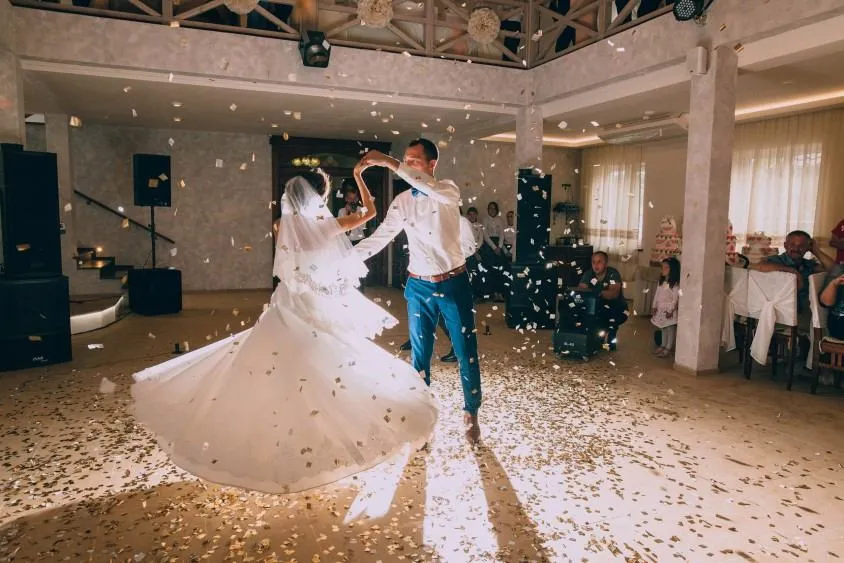 Перший весільний танець Перший весільний танець