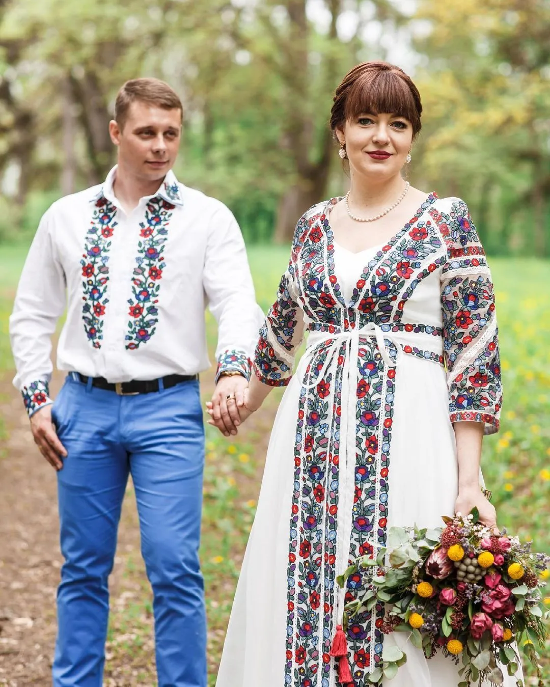 Весільна сукня з вишивкою Весільна сукня з вишивкою