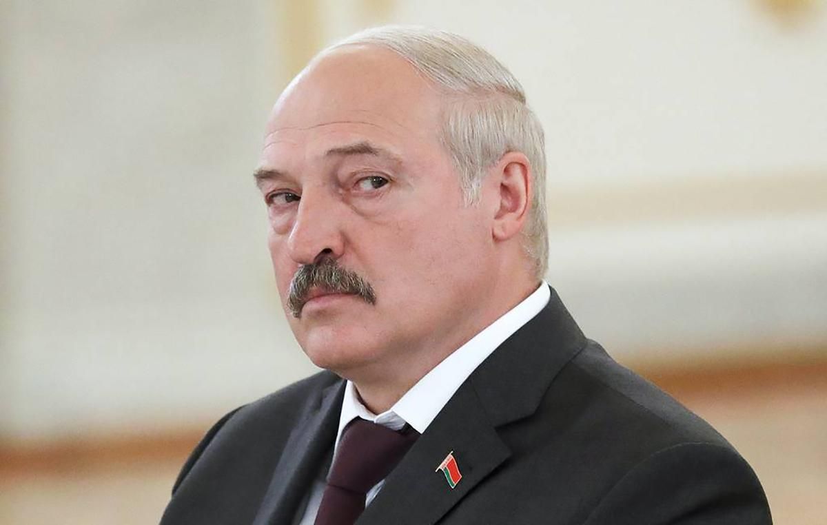 Як Лукашенко утримує владу: Теории заговора з Олексієм Печієм