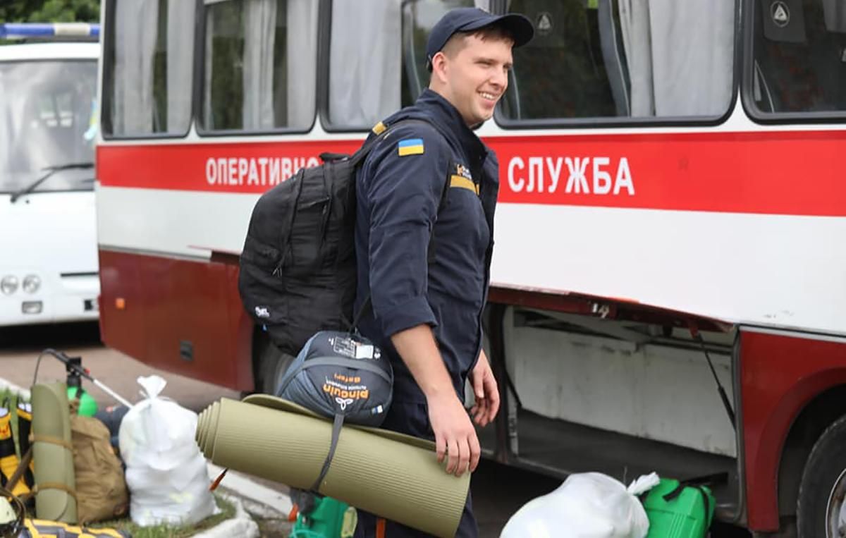 Украина отправила в Грецию спасателей для борьбы с пожарами: рейс оплатил "Метинвест"