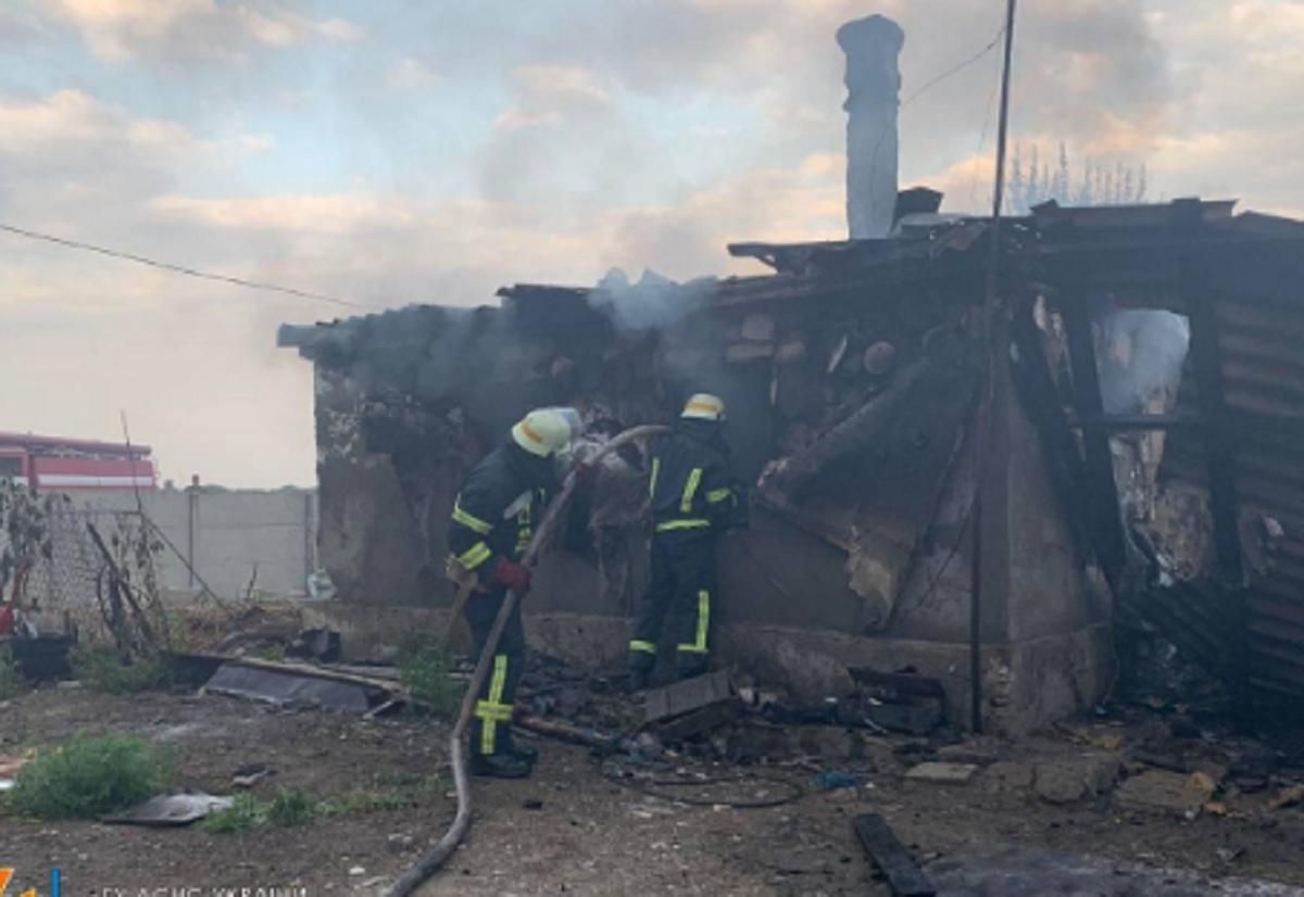 В пожаре под Днепром 6 августа 2021 пострадали мать и ребенок В пожаре под Днепром 6 августа 2021 пострадали мать и ребенок