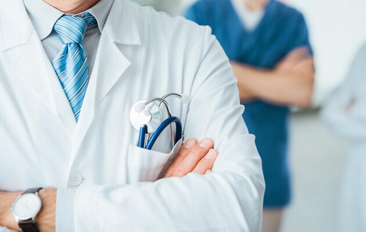 Вінницький депутат нібито побив лікаря: політик має свою версію подій Вінницький депутат нібито побив лікаря: політик має свою версію подій