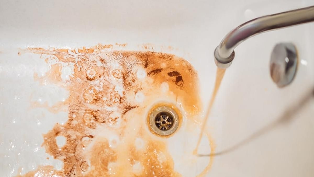 У Київводоканалі пояснили, чому з-під кранів ллється жовта вода У Київводоканалі пояснили, чому з-під кранів ллється жовта вода