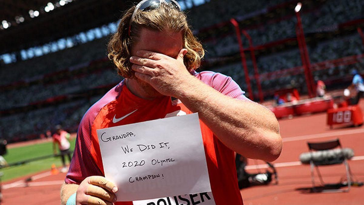 Мы сделали это, - олимпийский чемпион показал записку умершему дедушке Мы сделали это, - олимпийский чемпион показал записку умершему дедушке