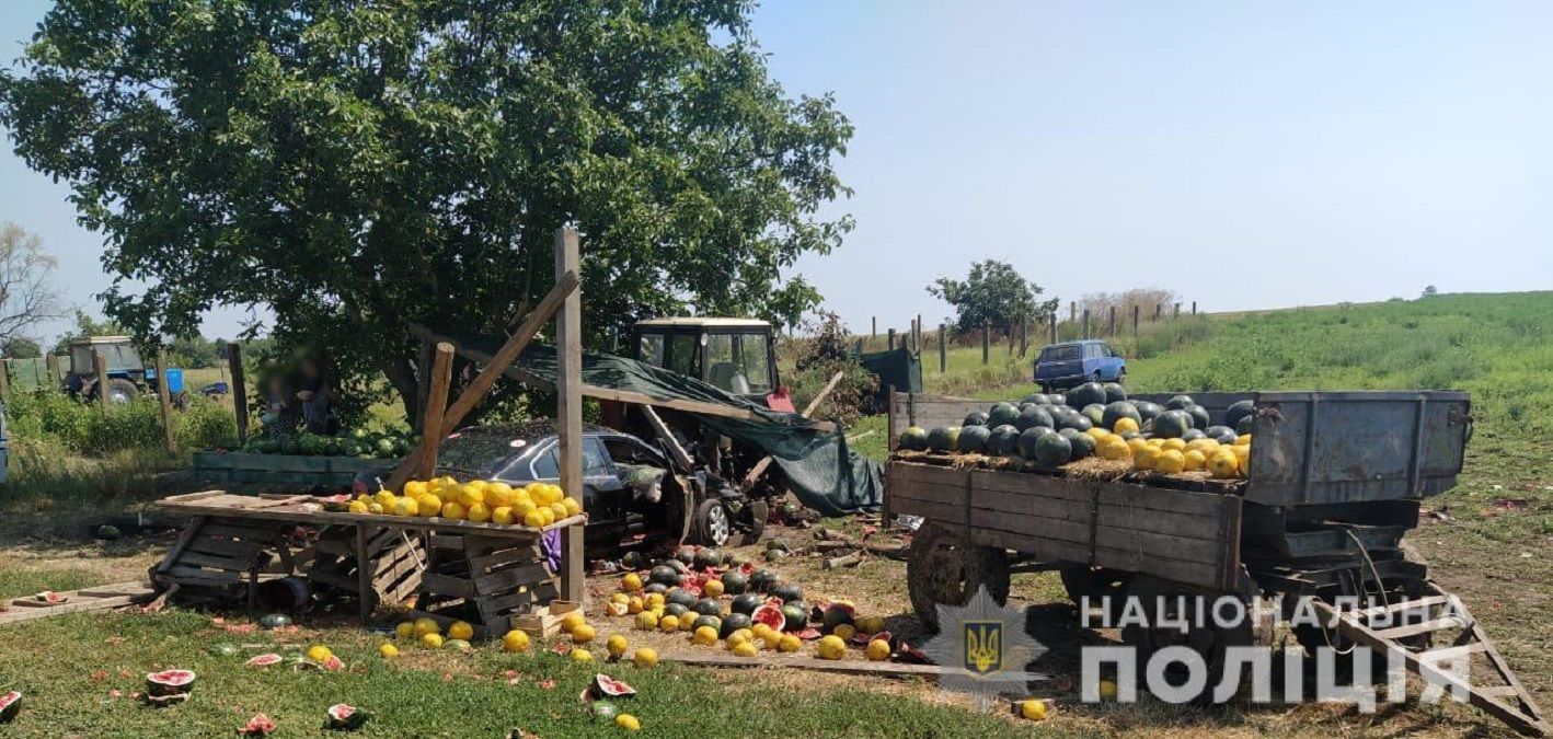 Авто снесло прилавок арбузов в Одесской области: состояние продавщицы