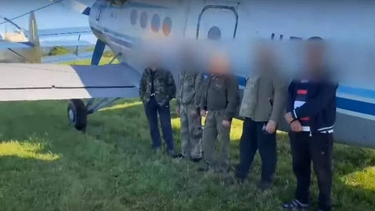 Пограничники остановили АН-2, причастный к контрабанде Пограничники остановили АН-2, причастный к контрабанде