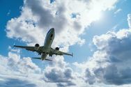 Бортпроводников, которые примотали авиадебошира к креслу, отправили в оплачиваемый отпуск